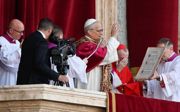 Πάπας Λέων ΙΔ: «Πρέπει να ξεριζωθούν οι προϋποθέσεις κάθε σύρραξης»