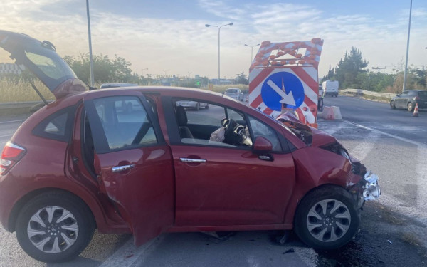 Θεσσαλονίκη: Σοβαρό τροχαίο ατύχημα στον Κ12 στην έξοδο για Μουδανιά - Ακρωτηριάστηκε ένας εργάτης