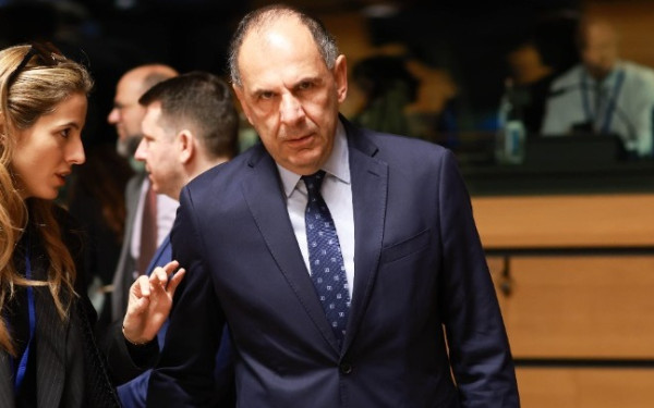 Γεραπετρίτης: Δεν θα επιτρέψουμε να καταστεί η Ελλάδα δεξαμενή παράτυπης μετανάστευσης (βίντεο)