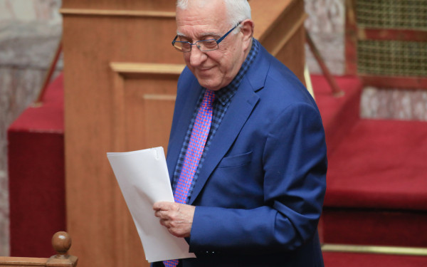 Ν. Κακλαμάνης: Αποκαλυπτήρια της τιμητικής σήμανσης για τη λειτουργία του ΣτΕ σε αίθουσα του Κοινοβουλίου