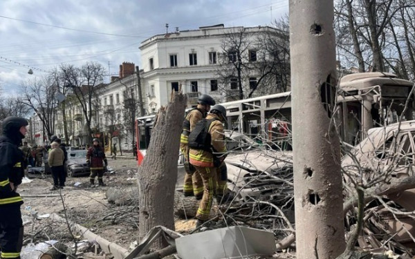 Ουκρανία: Εννέα νεκροί σε ρωσική επίθεση σε λεωφορείο με πολίτες στη Σούμι