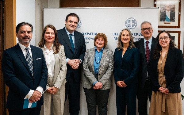 Συνάντηση Πιερρακάκη με στελέχη της DFC και εκπροσώπους της πρεσβείας των ΗΠΑ