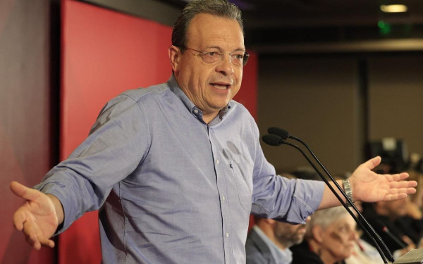 Σ. Φάμελλος: «Για ποια μέτρα μείωσης της γραφειοκρατίας μιλάει ο πρωθυπουργός, γι’ αυτά υπέρ των 'γαλάζιων ακρίδων';»