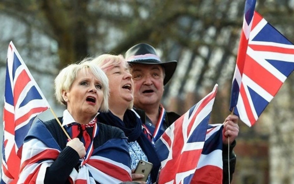 Brexit: Πάρτι, διαδηλώσεις και ό,τι άλλο θέλει κανείς εκτός από... έξοδο από την ΕΕ 