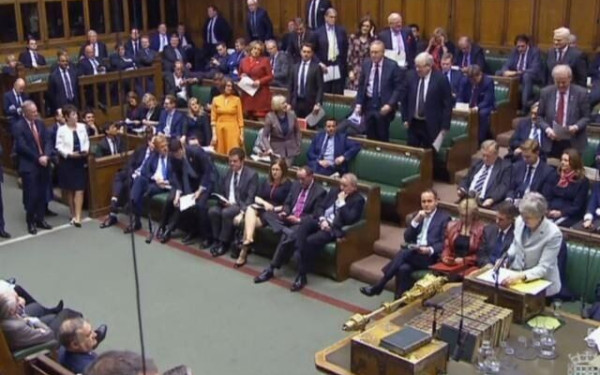 Πέρασε η πρόταση της Μέι για καθυστέρηση του Brexit μέχρι τις 30 Ιουνίου