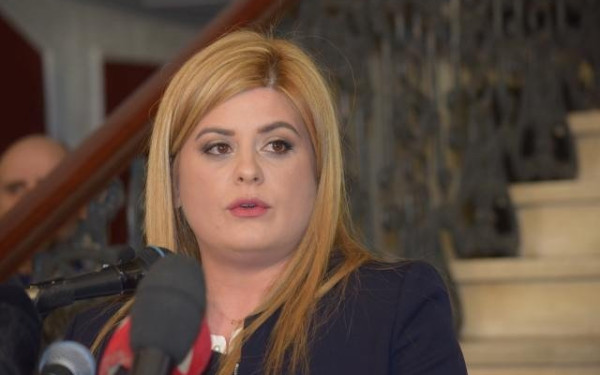 Η... Ελευθερία της ΥΜΑΘ να αποχωρεί από μία εκδήλωση