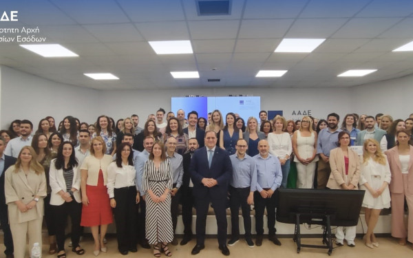 Η ΑΑΔΕ ενισχύεται με 385 νέους εφοριακούς και τελωνειακούς υπαλλήλους