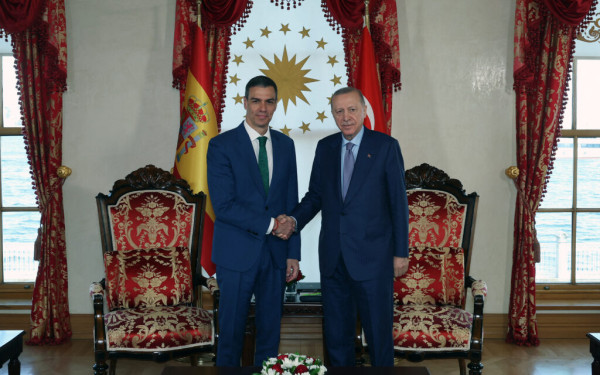 Ερντογάν σε Σάντσεθ: Σταθερή και έντιμη τη στάση της Ισπανίας για τον πόλεμο στη Γάζα