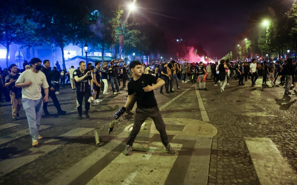 Χάος στη Γαλλία: Δύο νεκροί μετά την κατάκτηση του Champions League από την Παρί Σεν Ζερμέν (βίντεο)