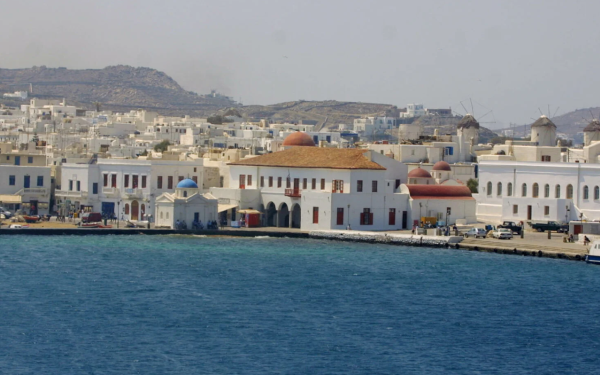 Λιμεναρχείο Σύρου: Στα κρατητήρια Τούρκος επιχειρηματίας για τον άγριο ξυλοδαρμό της Τουρκάλας συζύγου του μέσα σε θαλαμηγό στη Μύκονο