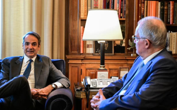 Συνάντηση Μητσοτάκη με Τασούλα: Να απομακρύνονται όσοι δημόσιοι υπάλληλοι δεν ανταποκρίνονται επί μακρόν (βίντεο)