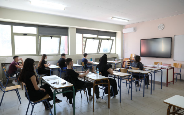 Πανελλαδικές 2025: Συνέχεια εξετάσεων για τους υποψήφιους των ΕΠΑΛ - Λήξη χρονιάς για δημοτικά και νηπιαγωγεία - Ολοκλήρωση εξετάσεων στα λύκεια