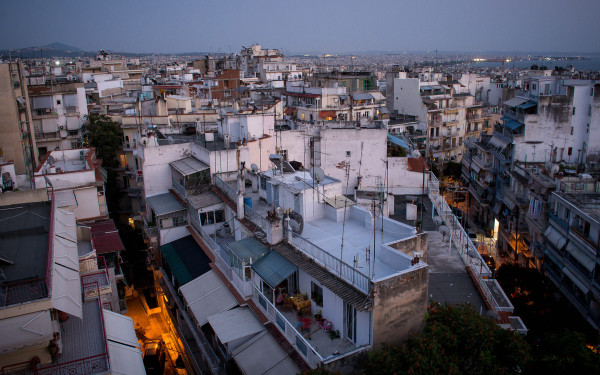 Στη Βουλή εισάγεται την Τρίτη το νομοσχέδιο για την κοινωνική αντιπαροχή