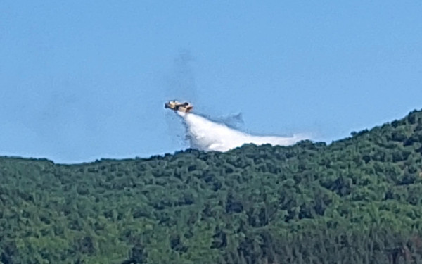 Λάρισα: Πυρκαγιά σε αγροτοδασική έκταση στην Καλλιθέα Φαρσάλων - Επιχειρούν τρία αεροσκάφη