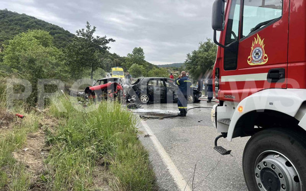 Καβάλα: Σφοδρή σύγκρουση οχημάτων κοντά στον Άγιο Ανδρέα - Ένας νεκρός (βίντεο)