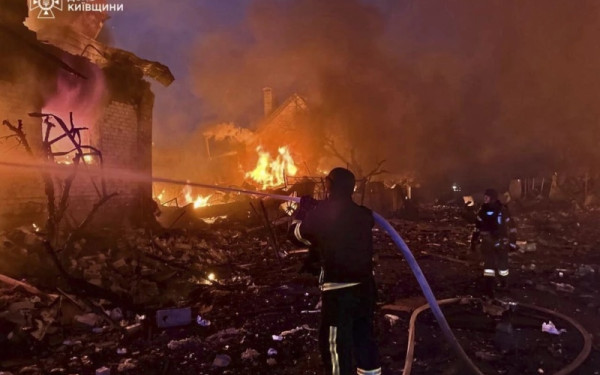 Ουκρανία: Τρεις νεκροί και δεκάδες τραυματίες σε «μαζική επίθεση» της Ρωσίας τη νύχτα