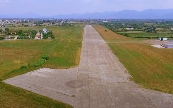 ΣΥΡΙΖΑ για ΟΠΕΚΕΠΕ: «Γαλάζιο βοσκοτόπι» το αεροδρόμιο Αγρινίου - Φύτευαν τριφύλλι και έπαιρναν 270.000 ευρώ τον χρόνο