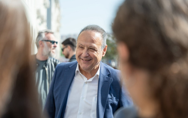 Οι ευχές Αγγελούδη για τα Χριστούγεννα