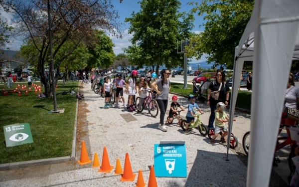 Θεσσαλονίκη: Πλήθος κόσμου στο 1ο Φεστιβάλ Ποδηλάτου του Δήμου Βόλβης