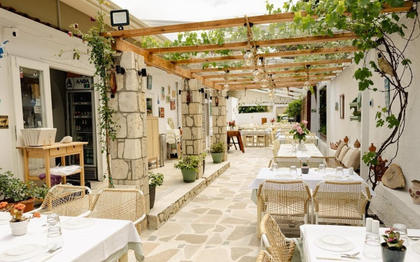 Στον Κήπο Όπως Παλιά στη Χανιώτη, κάθε πιάτο είναι μια ανάμνηση