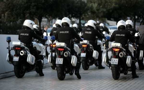 Θεσσαλονίκη: Υπό κατάρρευση ο στόλος της ΕΛ.ΑΣ. - Οχήματα 25ετίας και λεωφορεία «φούρνοι»
