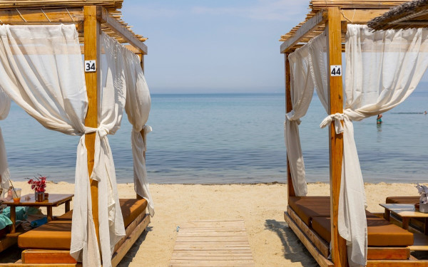 Play Maker: Το απόλυτο game coffee - beach bar στην παραλία της Περαίας