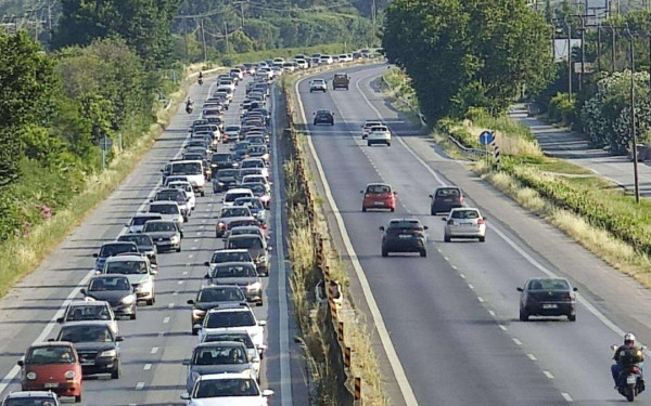 Θεσσαλονίκη: Νέα έργα στην Εθνική Οδό Θεσσαλονίκης - Νέων Μουδανιών - Τοποθέτηση στηθαίων ασφαλείας για πέντε ημέρες