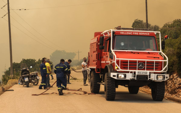 Μεγάλη φωτιά στον Πισσώνα Ψαχνών στην Εύβοια