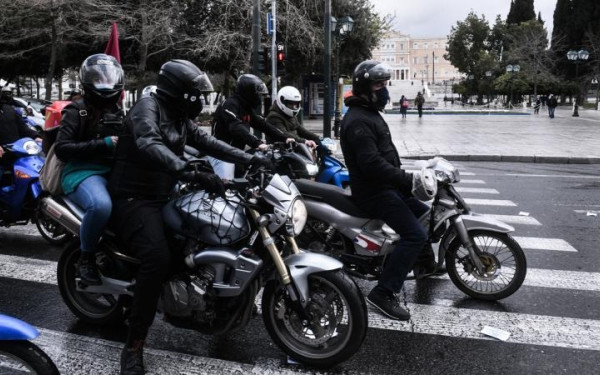 Επιχείρηση «Μηδενική Ανοχή» στη μη χρήση κράνους από την ΕΛ.ΑΣ. - Στους δρόμους από σήμερα η Τροχαία