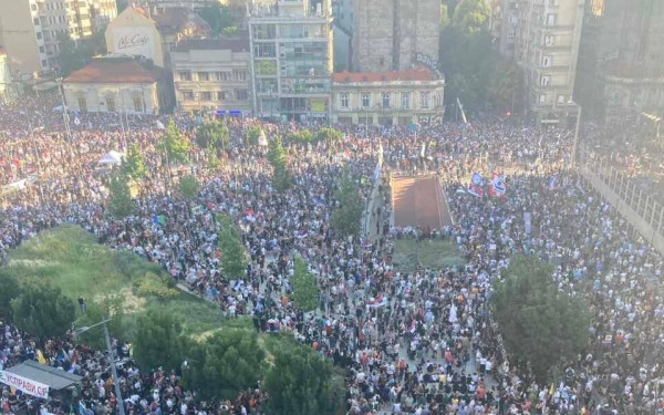 Σερβία: Το φοιτητικό κίνημα κατέθεσε ψηφοδέλτιο και διεκδικεί να κυβερνήσει τη χώρα