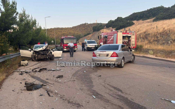 Λαμία: Τροχαίο δυστύχημα με έναν νεκρό στον περιφερειακό - Στο νοσοκομείο η σύζυγός του (βίντεο)