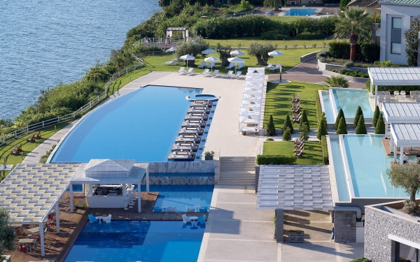 Καλοκαίρι με μοναδικές γαστρονομικές δημιουργίες στο premium Bar Restaurant Nero, του 5* Cavo Olympo στην Πλάκα Λιτοχώρου