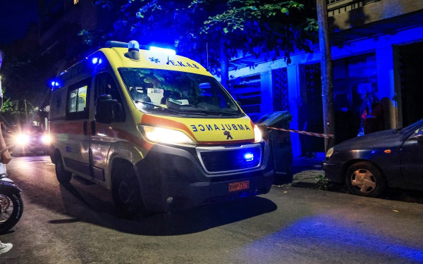 Στο Νοσοκομείο Κορίνθου δύο πυροσβέστες που επιχειρούσαν στην πυρκαγιά στον Φενεό