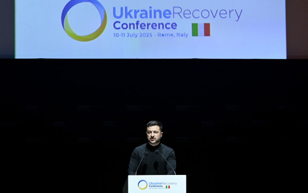 Η ΕΕ υπόσχεται 2,3 δισεκατομμύρια ευρώ για την ανοικοδόμηση της Ουκρανίας