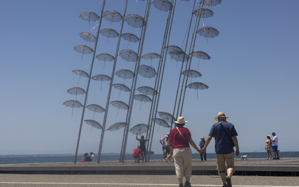 Επιμένει το κύμα ζέστης: Στους 35.7°C «σκαρφάλωσε» ο υδράργυρος