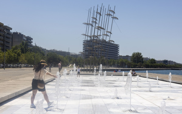 Προ των πυλών το πρώτο κύμα ζέστης: Σταδιακή άνοδος της θερμοκρασίας έως τους 36°C το Σαββατοκύριακο (βίντεο)