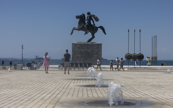 «Καμίνι» η Κεντρική Μακεδονία: Πάνω από τους 32°C η θερμοκρασία στη Θεσσαλονίκη