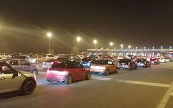 Εισαγγελική έρευνα για το κυκλοφοριακό «έμφραγμα» στην ΠΑΘΕ την Κυριακή