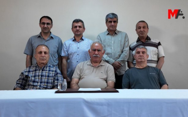 Τουρκία: Ο Οτσαλάν στέλνει μήνυμα μέσα από την φυλακή 26 χρόνια μετά - Καλεί τα μέλη του ΡΚΚ να καταθέσουν τα όπλα τους (βίντεο)