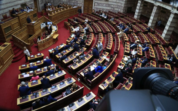 Βουλή: Υπερψηφίστηκε από την Επιτροπή το ν/σ για τη Μονή Σινά και την ενίσχυση της ασφάλειας στα ΑΕΙ