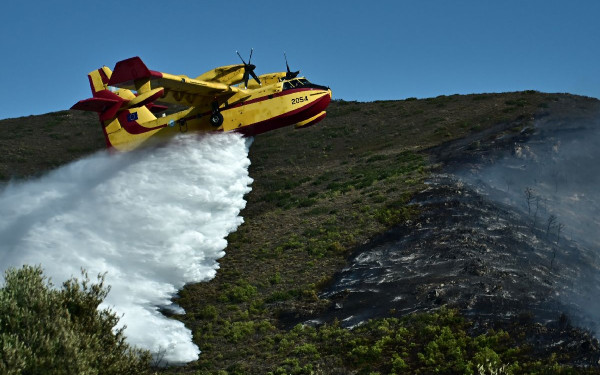 Κύπρος: Συνεχίζει ανεξέλεγκτο να καίει το μέτωπο στο Άρσος της επαρχίας Λεμεσού - Σε επιφυλακή η Μαλιά