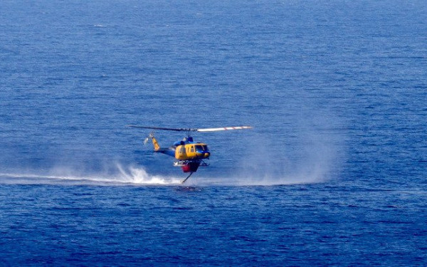 Καλά στην υγεία του το πλήρωμα του ελικοπτέρου που έκανε την αναγκαστική προσθαλάσσωση στην Ελευσίνα