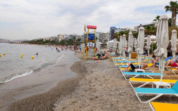 Παλαιό Φάληρο: Με λυγμούς κατέθετε η μητέρα που εγκατέλειψε το 3χρονο κοριτσάκι - «Δεν στέκουν όσα λέει» είπε ιατροδικαστής