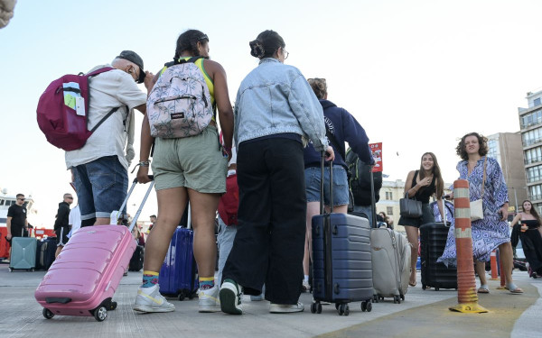 ΤτΕ: Απογειώθηκε ο τουρισμός στο ενδεκάμηνο του 2025 - Ήρθαν 36.7 εκατ. τουρίστες