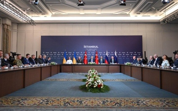 Τουρκία: Περίπου 40 λεπτά διήρκεσε ο τρίτος γύρος συνομιλιών των αντιπροσωπειών Ουκρανίας και Ρωσίας