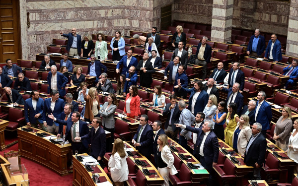 Απάντηση της ΝΔ στον Ευάγγελο Βενιζέλο: «Καμία συνταγματική αμφισβήτηση στη διαδικασία»