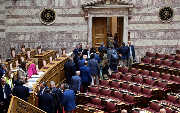 ΟΠΕΚΕΠΕ: Το ΠΑΣΟΚ δεν αναγνωρίζει το αποτέλεσμα της ψηφοφορίας και ζητεί σύγκληση της Διάσκεψης των Προέδρων