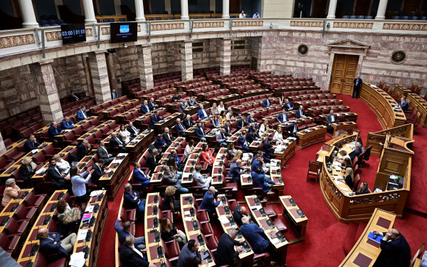 Βουλή - Φορολογική μεταρρύθμιση: Ψηφίσθηκε κατά πλειοψηφία