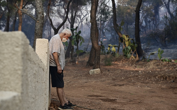 Υπό έλεγχο η πυρκαγιά στην Αν. Αττική - Αποτεφρώθηκαν 40.000 στέμματα - Εκκενώθηκαν 17 οικισμοί