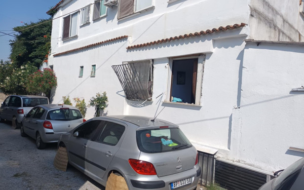 Ασπροβάλτα: Έκρηξη σε ενοικιαζόμενα δωμάτια με πέντε τραυματίες – Συνελήφθη η ιδιοκτήτρια